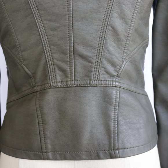 Le Chateau Faux Leather Motorcycle Jacket - NWOT - Picture 7 of 9